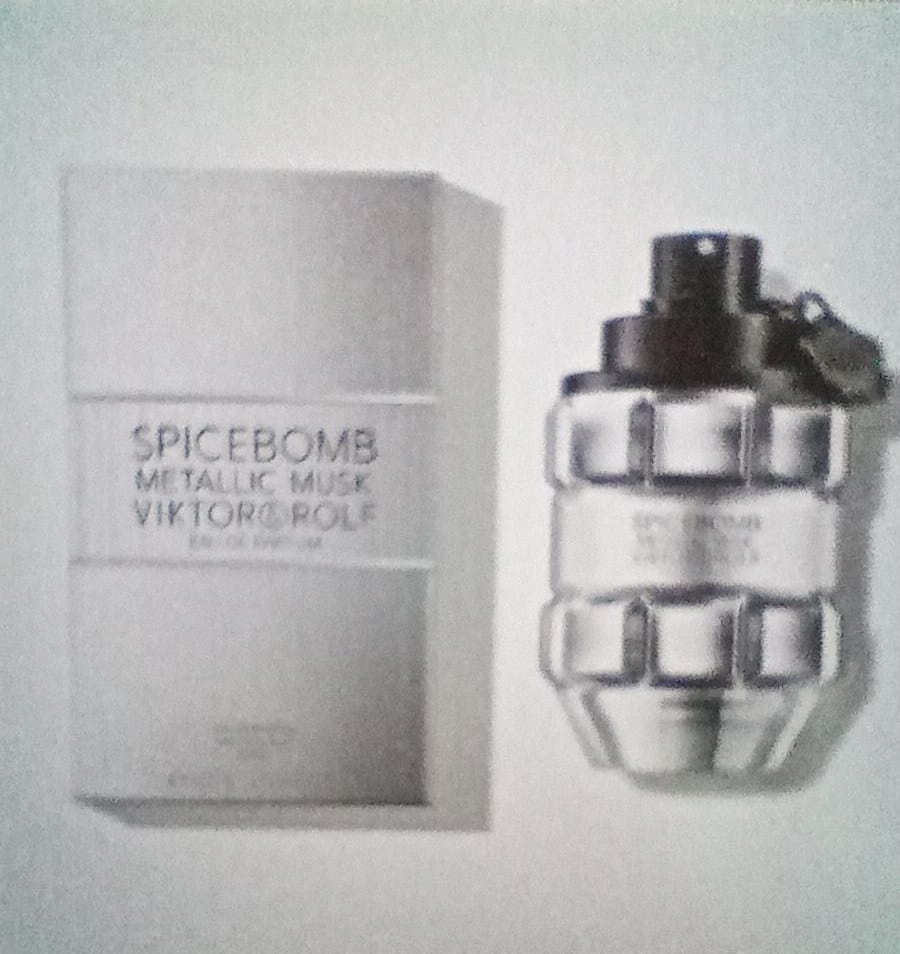 Viktor&Rolf Spicebomb Metallic Musk Eau de Parfum – 90 ml / 3.0 fl. oz.